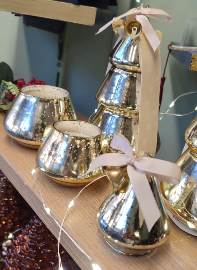 Albero di Natale in vetro con candele